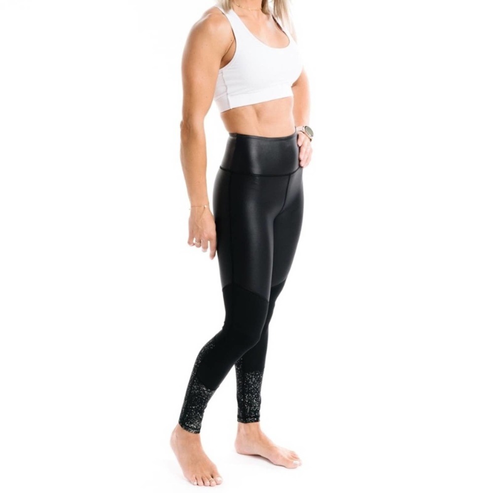 Zyia Black Reflective Metallic Light n Tight Hi Rise 7/8 Legging